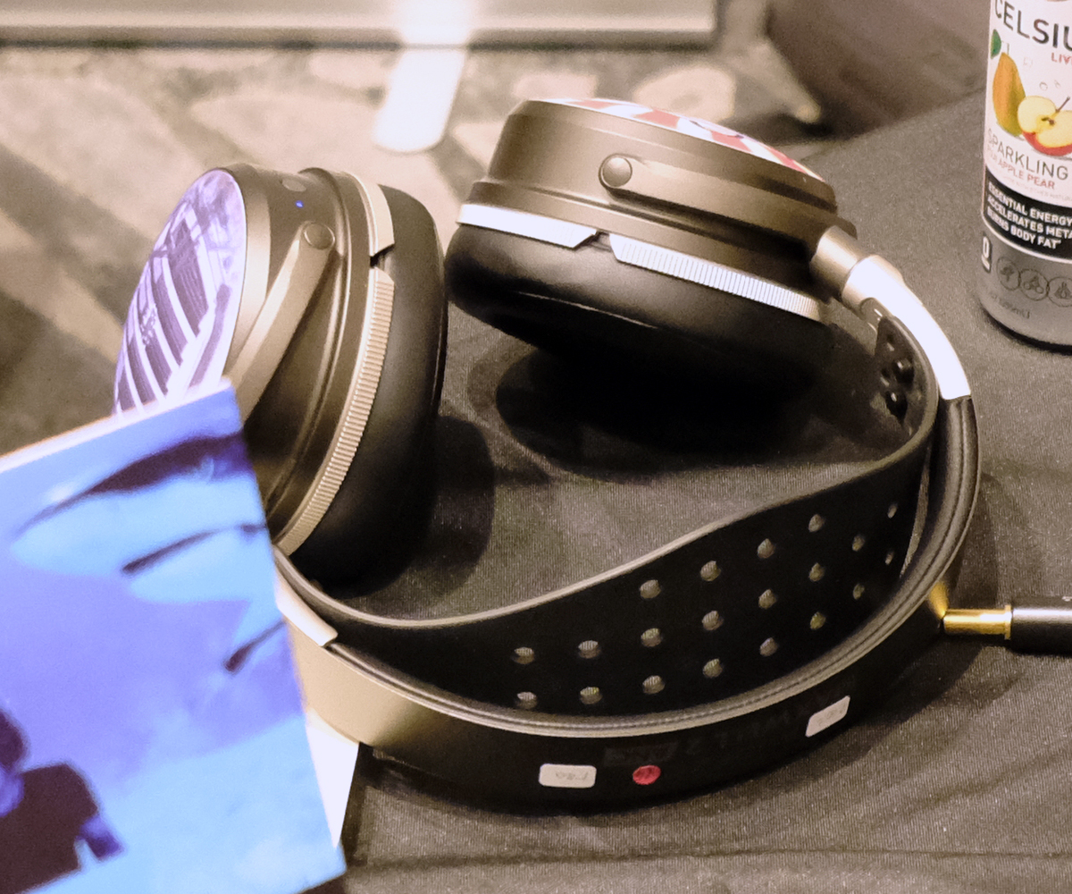 AXPONA 2026 - AUDEZE